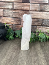 Load image into Gallery viewer, Rose Quartz Angel
