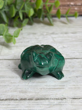 Load image into Gallery viewer, Malachite Frog Carving