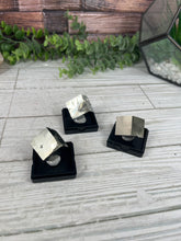 Load image into Gallery viewer, Pyrite Cube