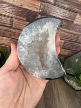 Load image into Gallery viewer, Druzy Agate Moon