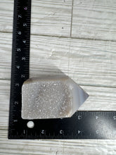Load image into Gallery viewer, Druzy Agate Tower