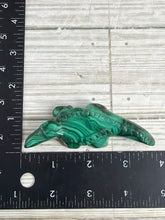 Load image into Gallery viewer, Malachite Crocodile Carving