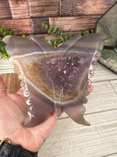 Load image into Gallery viewer, Amethyst Agate Butterfly