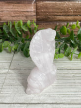 Load image into Gallery viewer, Mangano Calcite Cobra Carving