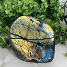 Load image into Gallery viewer, Labradorite Freeform