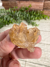 Load image into Gallery viewer, Window Quartz