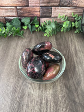 Load image into Gallery viewer, Rhodonite Palm Stone