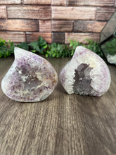 Load image into Gallery viewer, Druzy Amethyst Flame