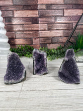 Load image into Gallery viewer, Amethyst Geode Small