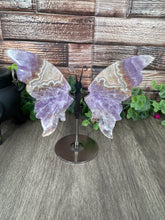 Load image into Gallery viewer, Amethyst Agate Butterfly