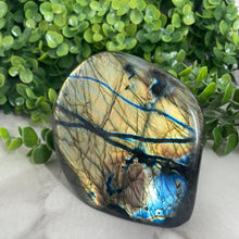 Load image into Gallery viewer, Labradorite Freeform
