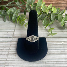 Load image into Gallery viewer, Labradorite Size 10 Sterling Silver Ring