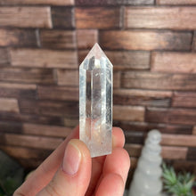 Load image into Gallery viewer, Clear Quartz Tower