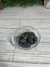 Load image into Gallery viewer, Labradorite Heart Carving (1-inch)