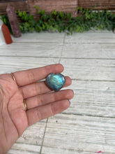 Load image into Gallery viewer, Labradorite Heart Carving (1-inch)