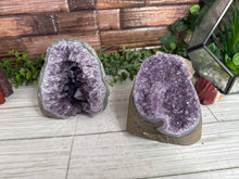 Load image into Gallery viewer, Amethyst Geode