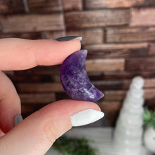 Load image into Gallery viewer, Amethyst Mini Moon Carving