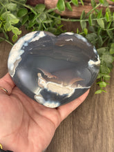Load image into Gallery viewer, Orca Agate Heart