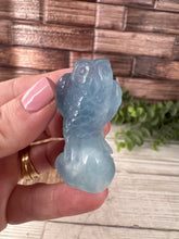 Load image into Gallery viewer, Aquamarine Owl Carving