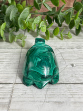 Load image into Gallery viewer, Malachite Turtle Carving