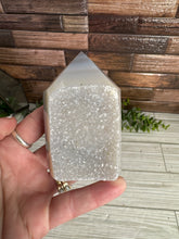 Load image into Gallery viewer, Druzy Agate Tower