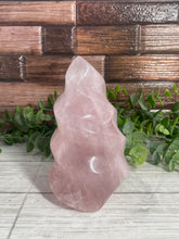 Load image into Gallery viewer, Rose Quartz Flame