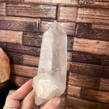 Load image into Gallery viewer, Lemurian Quartz Point