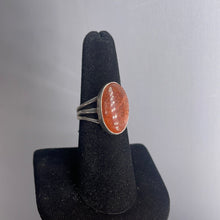 Load image into Gallery viewer, Sunstone Size 7 Sterling Silver Ring