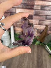 Load image into Gallery viewer, Amethyst Ghost Carving