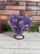 Load image into Gallery viewer, Amethyst Heart on Metal Stand