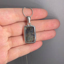 Load image into Gallery viewer, Labradorite Sterling Silver Pendant