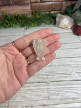 Load image into Gallery viewer, Crystal Angel Carving