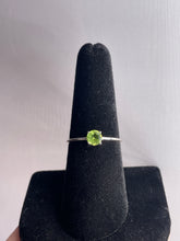 Load image into Gallery viewer, Peridot SZ 7 Sterling Silver Ring