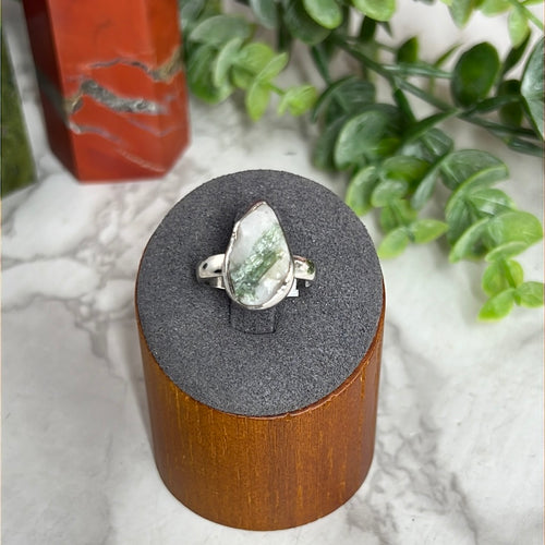Green Tourmaline Sterling Silver Ring Size 7
