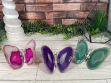 Load image into Gallery viewer, Dyed Agate Butterfly