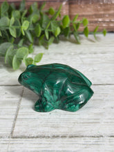 Load image into Gallery viewer, Malachite Frog Carving