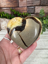 Load image into Gallery viewer, Septarian Heart