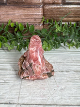 Load image into Gallery viewer, Rhodochrosite Frog Carving