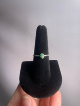 Load image into Gallery viewer, Emerald SZ 8 Sterling Silver Ring