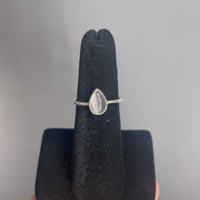 Load image into Gallery viewer, Rose Quartz Size 7 Sterling Silver Ring
