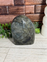 Load image into Gallery viewer, Labradorite Freeform