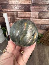Load image into Gallery viewer, Labradorite Sphere