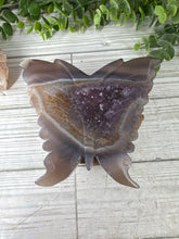 Load image into Gallery viewer, Amethyst Agate Butterfly
