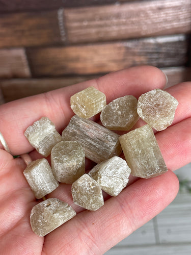 Green Apatite Raw (1)