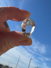 Load image into Gallery viewer, (1) Herkimer Diamond