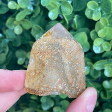 Load image into Gallery viewer, Quartz With Inclusions Tower