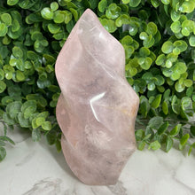 Load image into Gallery viewer, Rose Quartz Flame