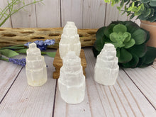 Load image into Gallery viewer, (1) Selenite Mini Tower