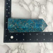 Load image into Gallery viewer, Blue Apatite Tower