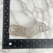 Load image into Gallery viewer, Enhydro Quartz With Moving Water Bubble